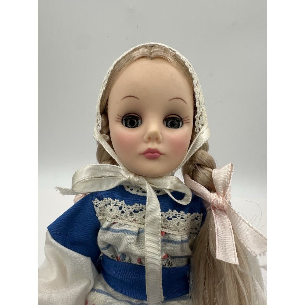 Vintage 1986 Effanbee Sweden Dolls Of The World